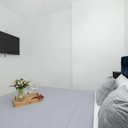 Functional With 2 Bedrooms And Parking By Renters アパート *